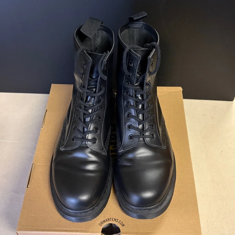 Dr. Martens 1460 Mono Black Leather Lace-Up Combat Boots US Men’s 9 Women’s 10